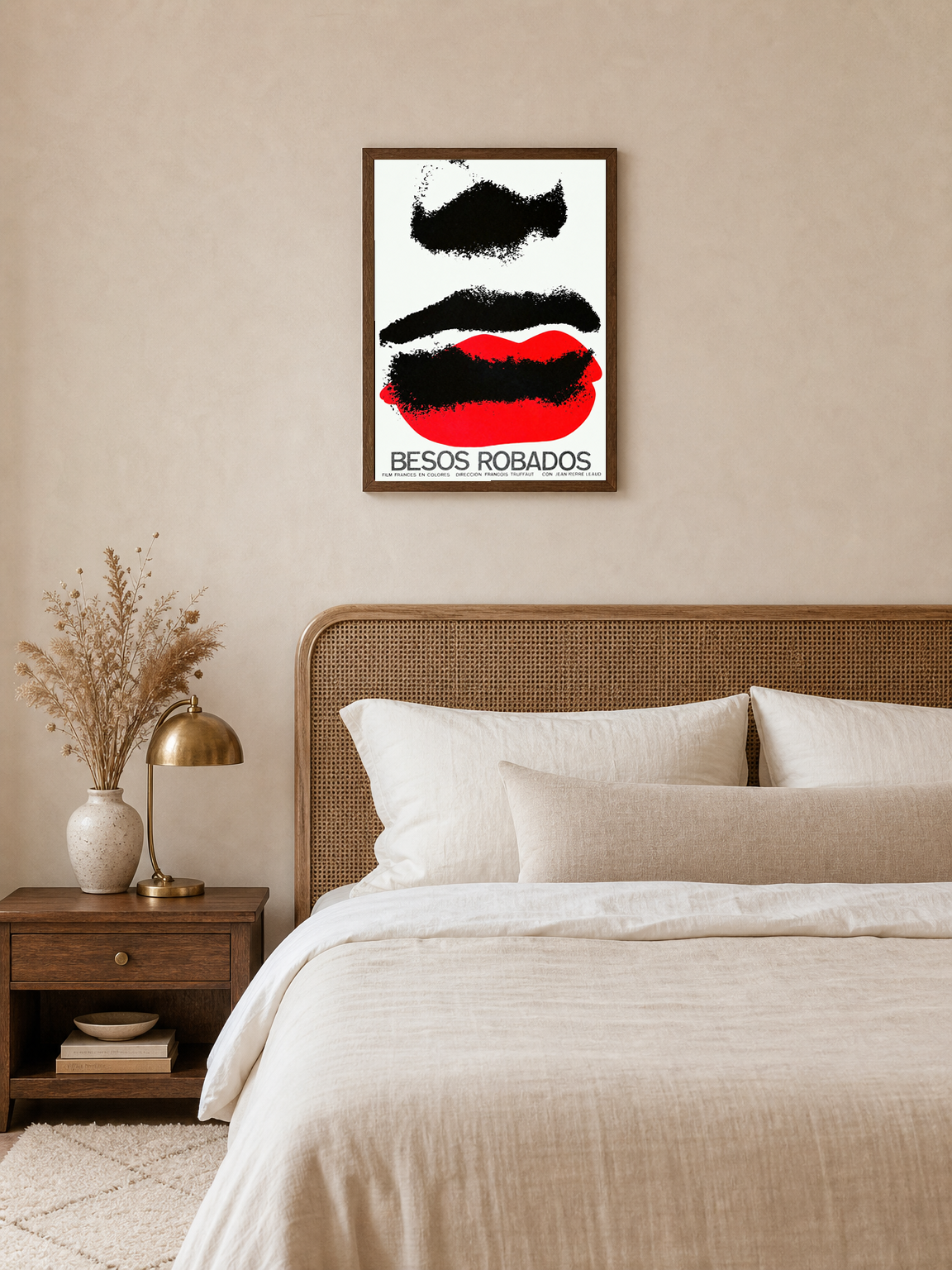 Besos Robados Minimal Lips Wall Art Print - dark wood framed